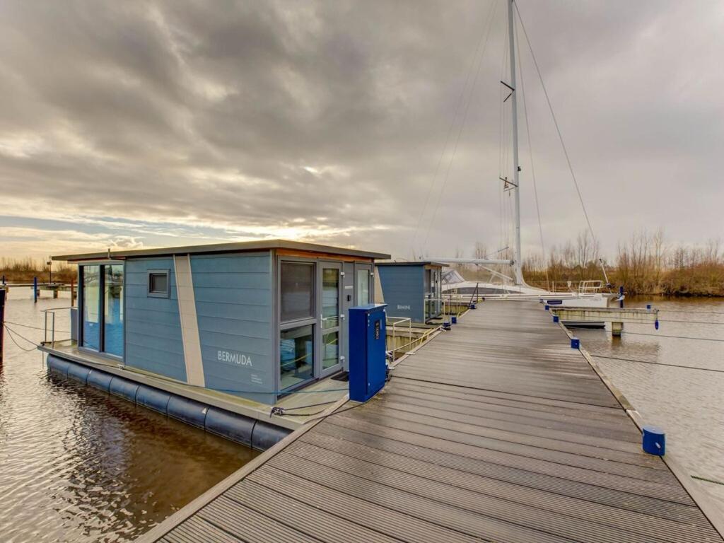 Modern Houseboat In Marina Of Volendam Hotel Ngoại thất bức ảnh