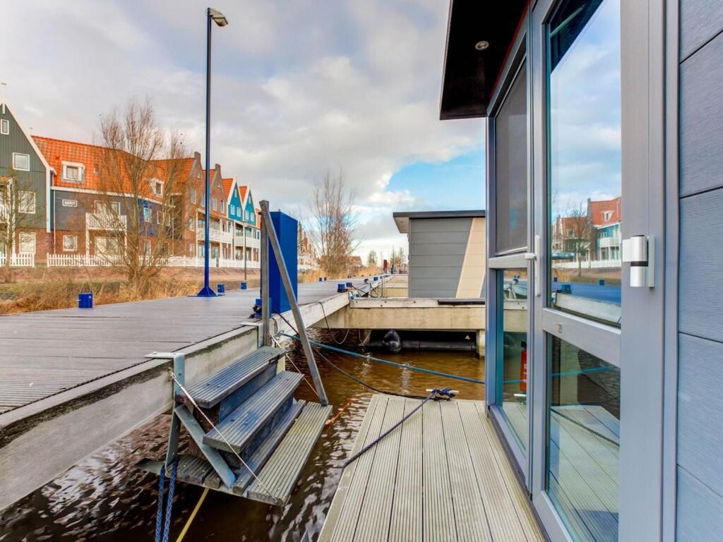 Modern Houseboat In Marina Of Volendam Hotel Ngoại thất bức ảnh